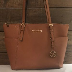 Michael Kors jet set saffiano tote